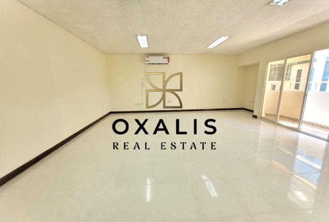 956667 - Property Image 2