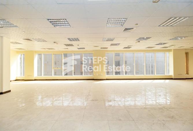 956079 - Property Image 2