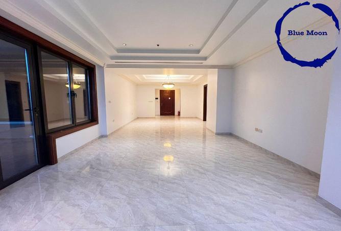 963201 - Property Image 2