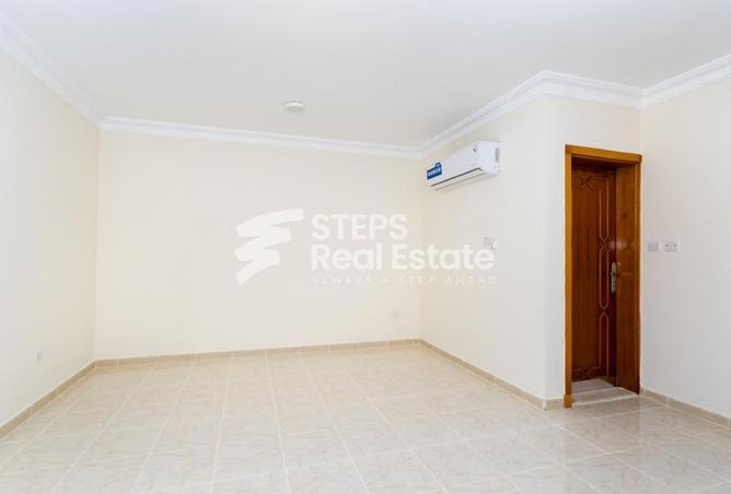975830 - Property Image 2