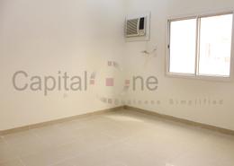 صورةغرفة فارغة لـ: شقة - 3 غرف نوم - 2 حمامات للكراء في شارع ابو طلحة - فريج بن عمران - الدوحة, صورة 1
