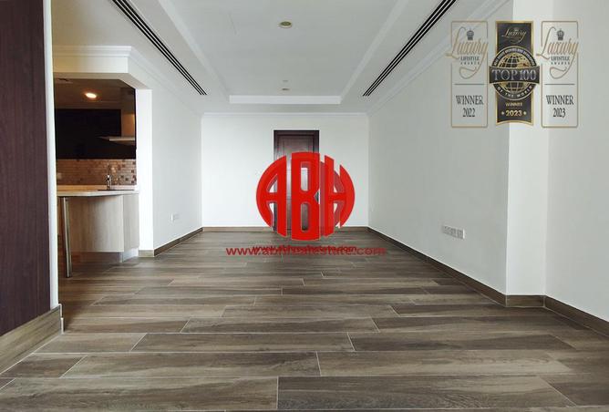 Apartment - Studio - 1 Bathroom for rent in Viva West - Viva Bahriyah - The Pearl Island - Doha