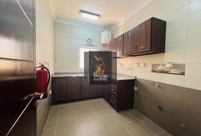 985215 - Property Image 2