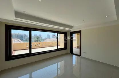 Townhouse - 1 Bedroom - 2 Bathrooms for rent in La Croisette - Porto Arabia - The Pearl Island - Doha