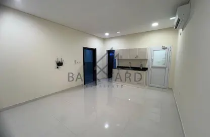 Apartment - Studio - 1 Bathroom for rent in Madinat Khalifa Building 58 - Madinat Khalifa South - Madinat Khalifa - Doha Apartment - Studio - 1 Bathroom for rent in Madinat Khalifa Building 58 - Madinat Khalifa South - Madinat Khalifa - Doha