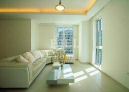 صورةغرفة المعيشة لـ: شقة - 2 غرف نوم - 3 حمامات للبيع في فيفا غرب - فيفا بحرية - جزيرة اللؤلؤة - الدوحة, صورة 1