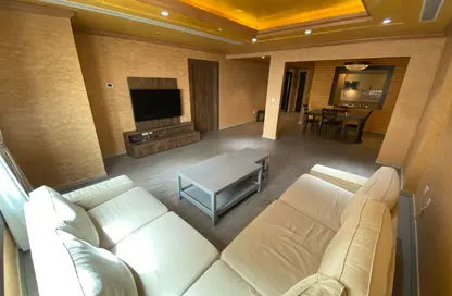 Apartment - 1 Bedroom - 2 Bathrooms for rent in West Porto Drive - Porto Arabia - The Pearl Island - Doha