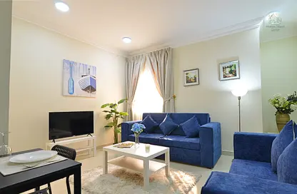 Living / Dining Room image for: Apartment - 2 Bedrooms - 2 Bathrooms for rent in Al Wakra - Al Wakra - Al Wakrah - Al Wakra, Image 1