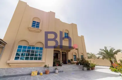 Villa - 7+ Bedrooms - 5 Bathrooms for sale in Old Airport Road - Old Airport Road - Doha