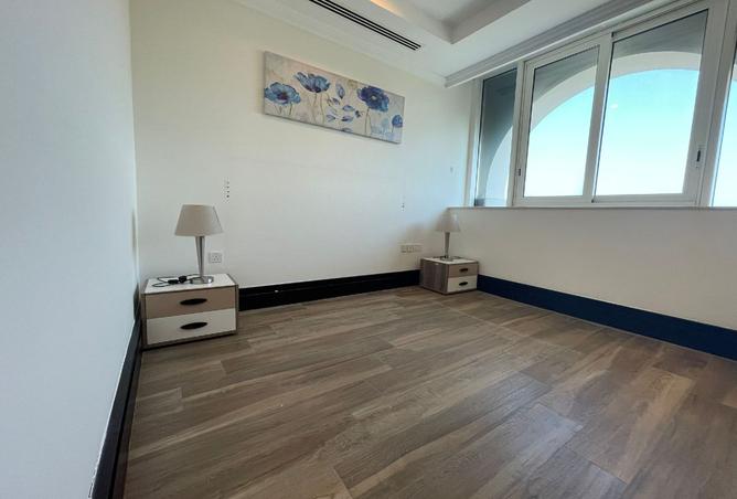 949693 - Property Image 3