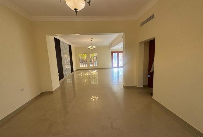 944554 - Property Image 2