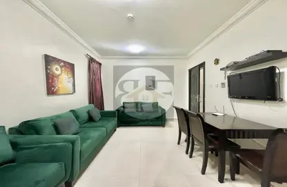 Apartment - 1 Bedroom - 2 Bathrooms for rent in Umm Ghwailina Comm - Umm Ghuwalina - Umm Ghuwailina - Doha
