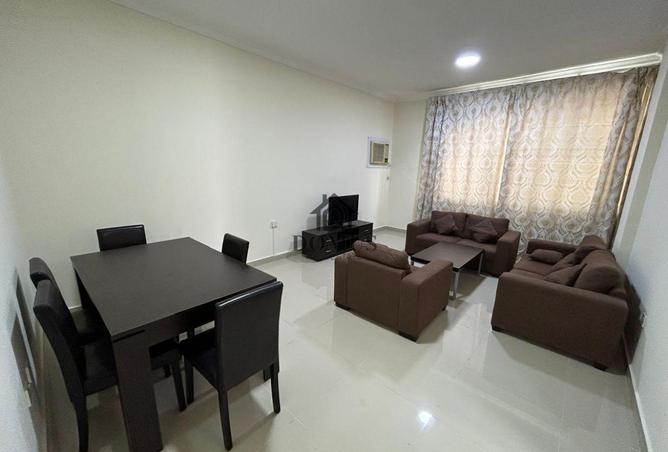 932109 - Property Image 2