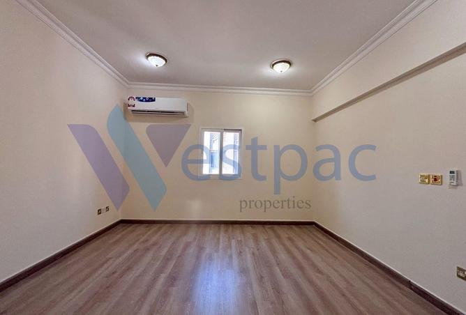 983719 - Property Image 3