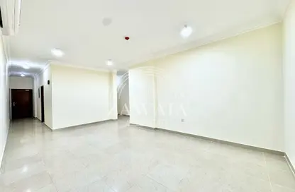 شقة - 2 غرف نوم - 2 حمامات للايجار في 46 بن عمران - فريج بن عمران - الدوحة