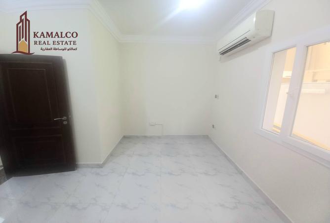 932185 - Property Image 3
