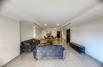 Apartment - 1 Bedroom - 2 Bathrooms for rent in Tower 28 - Porto Arabia - The Pearl Island - Doha