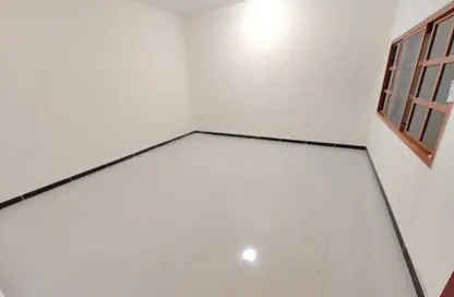 Apartment - 1 Bedroom - 1 Bathroom for rent in Bin Omran 35 - Fereej Bin Omran - Doha