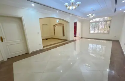 مجمع سكني - 5 غرف نوم - 5 حمامات للايجار في المعمورة - المعمورة - الدوحة