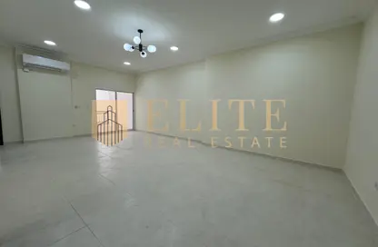Apartment - 2 Bedrooms - 2 Bathrooms for rent in Al Mansoura - Al Mansoura - Doha