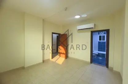 شقة - 3 غرف نوم - 2 حمامات للايجار في الدوحة الجديدة - الدوحة