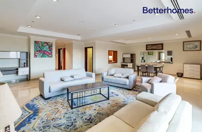 Apartment - 2 Bedrooms - 3 Bathrooms for rent in West Porto Drive - Porto Arabia - The Pearl Island - Doha