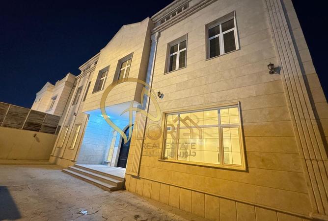 965819 - Property Image 2