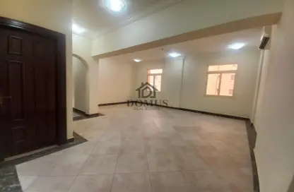 Apartment - 2 Bedrooms - 2 Bathrooms for rent in Thabit Bin Zaid Street - Al Mansoura - Doha