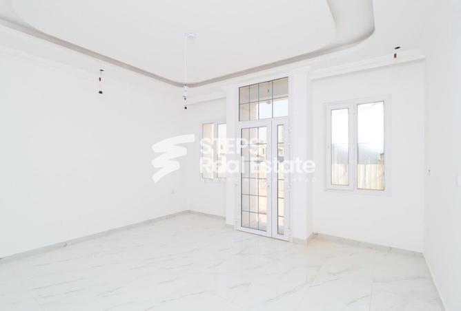929508 - Property Image 3