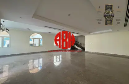 مجمع سكني - 5 غرف نوم - 5 حمامات للايجار في شارع النعيجة - غرب الهلال - الهلال - الدوحة