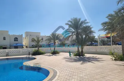 مجمع سكني - 4 غرف نوم - 5 حمامات للايجار في شارع ام السنيم - عين خالد - الدوحة