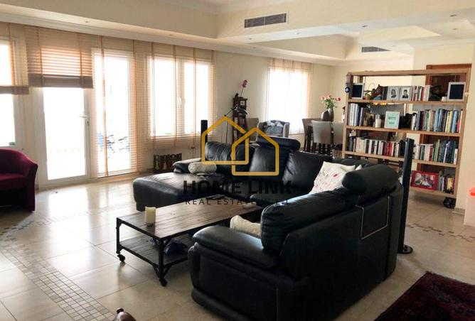 968998 - Property Image 2