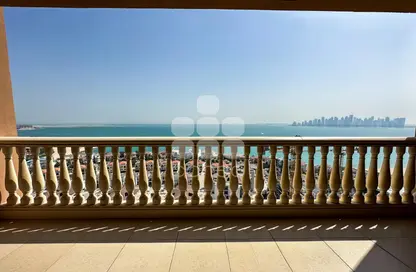Apartment - 2 Bedrooms - 3 Bathrooms for rent in Jumanah Tower 29 - Porto Arabia - The Pearl Island - Doha