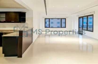 Apartment - 1 Bedroom - 2 Bathrooms for rent in West Porto Drive - Porto Arabia - The Pearl Island - Doha