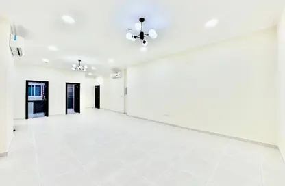 Apartment - 3 Bedrooms - 2 Bathrooms for rent in Al Mansoura - Al Mansoura - Doha