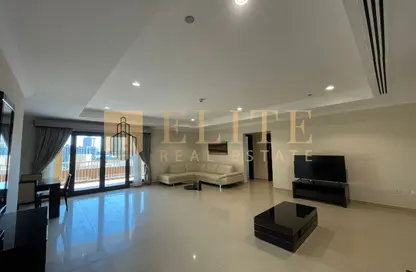 Apartment - 2 Bedrooms - 2 Bathrooms for rent in Viva West - Viva Bahriyah - The Pearl Island - Doha