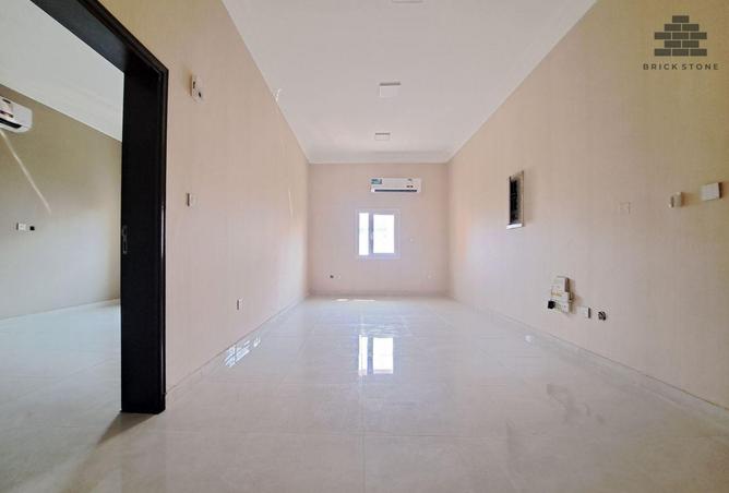 952896 - Property Image 2