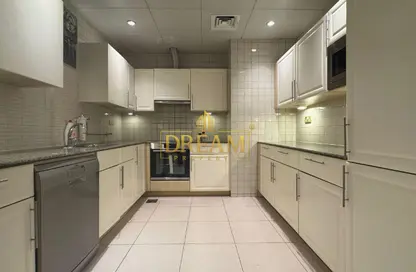Apartment - 1 Bedroom - 2 Bathrooms for rent in West Porto Drive - Porto Arabia - The Pearl Island - Doha