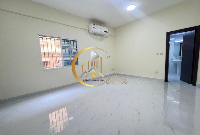 990385 - Property Image 2