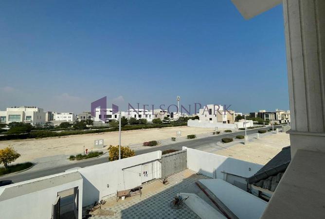 989941 - Property Image 2