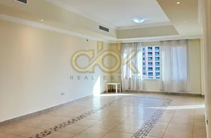 Apartment - 2 Bedrooms - 2 Bathrooms for rent in East Porto Drive - Porto Arabia - The Pearl Island - Doha