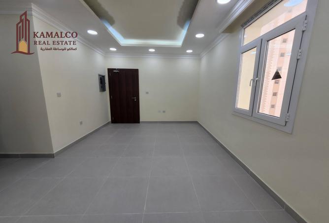 940260 - Property Image 2