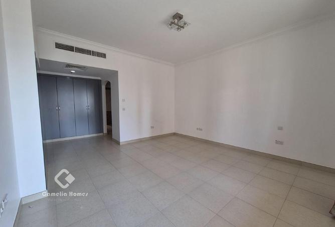 925767 - Property Image 2