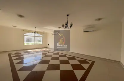 مجمع سكني - 4 غرف نوم - 5 حمامات للايجار في الريان القديمة - الريان - الدوحة