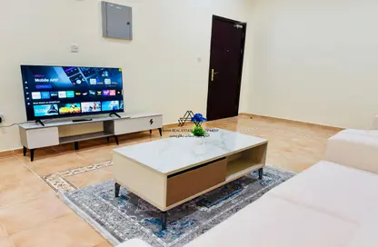 Apartment - 2 Bedrooms - 2 Bathrooms for rent in Fereej Bin Omran - Doha