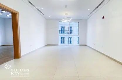 Apartment - 2 Bedrooms - 3 Bathrooms for rent in Floresta Gardens - Floresta Gardens - The Pearl Island - Doha