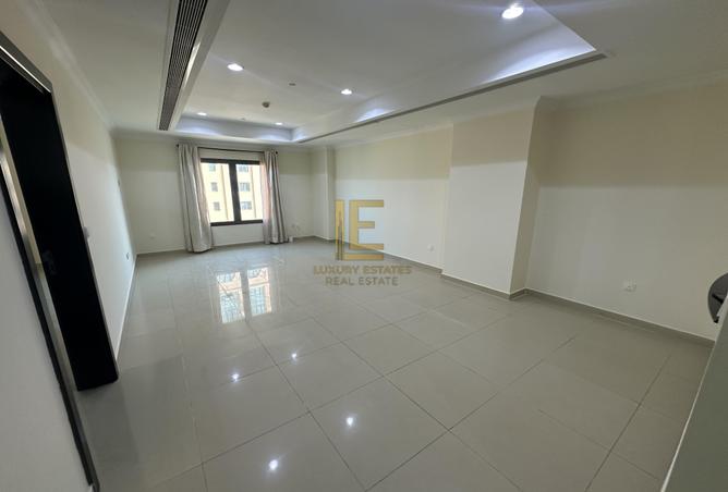 989098 - Property Image 2