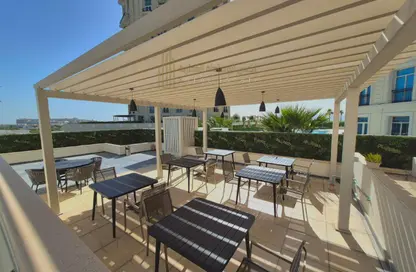 شقة - 2 غرف نوم - 4 حمامات للايجار في حدائق فلورستا - حدائق فلورستا - جزيرة اللؤلؤة - الدوحة