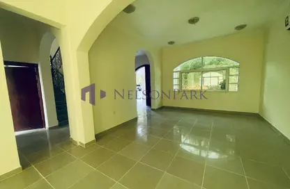 مجمع سكني - 4 غرف نوم - 4 حمامات للايجار في شارع عمار بن ياسر - العزيزية - الدوحة