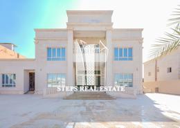 For rent a service villa @ Umm Al Seneem